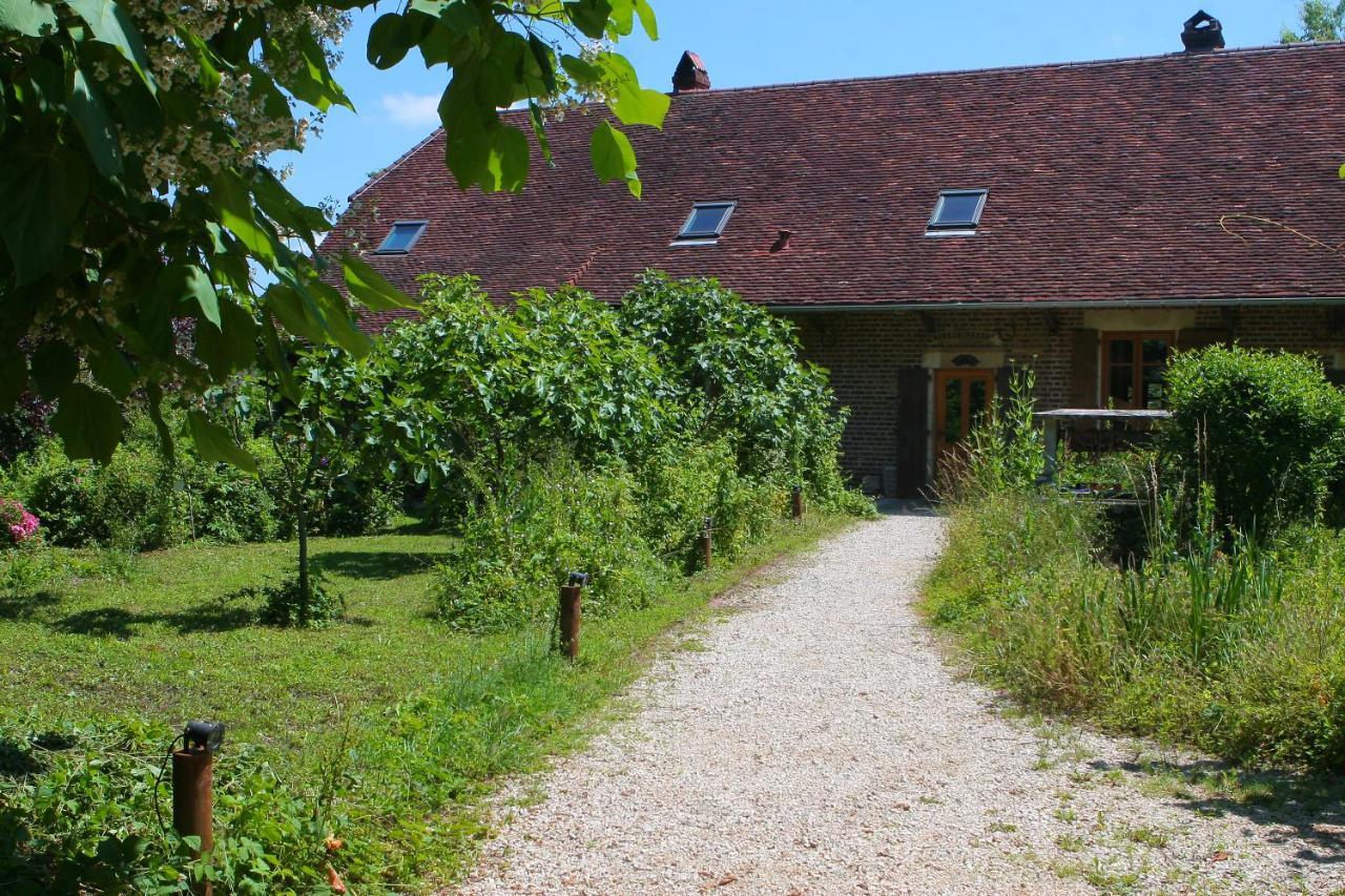 Ecolieu Le Chant Du Temps Bed & Breakfast Saint-Usuge Exterior foto